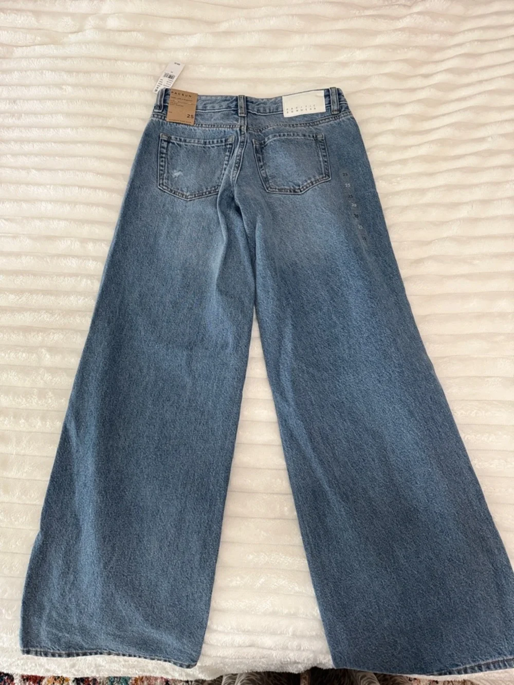 PacSun Wide-Leg High-Rise Women’s Jeans in Medium Blue - Picture 2 of 3